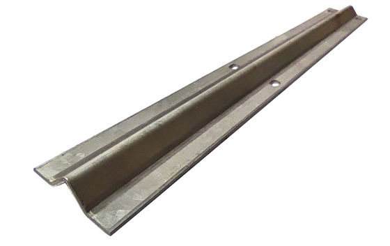 স্লাইডিং গেট ওপেনারের জন্য 30ft 10f 12ft 18ft উল্টানো গ্যালভানাইজড স্টিল ভি ট্র্যাক